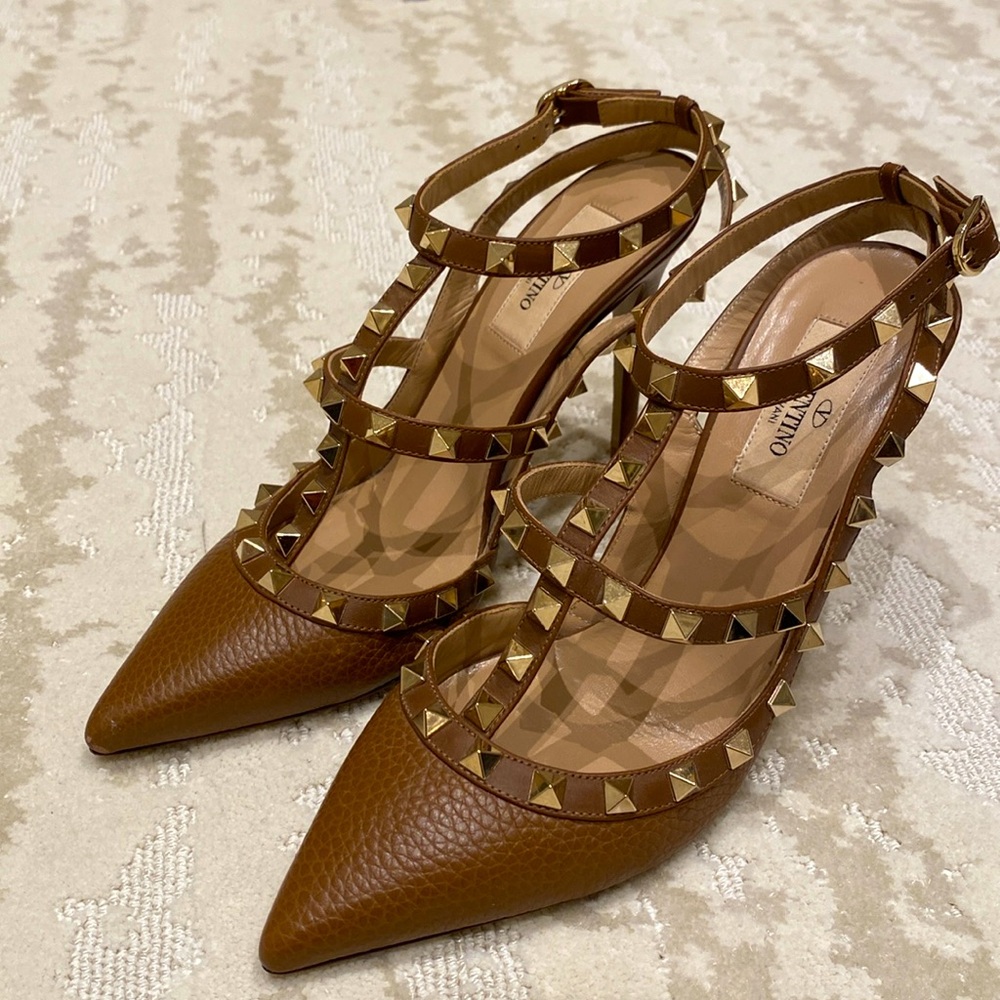 Valentino Rockstud 4”leather brown heel great condition slightly worn